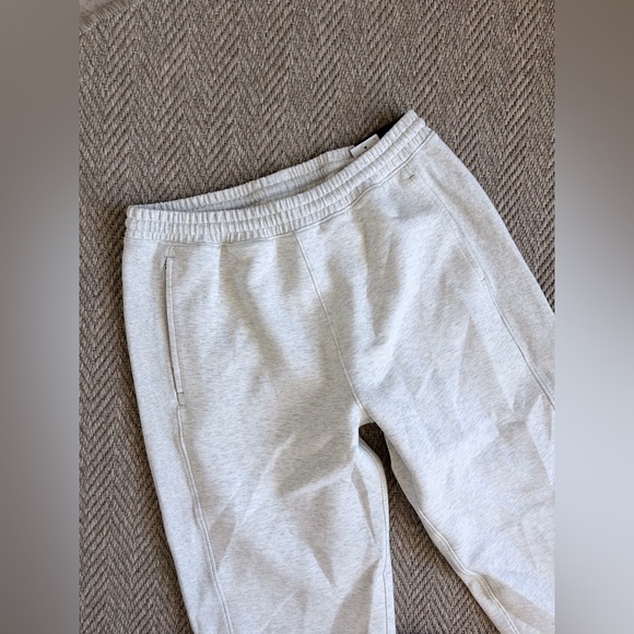 Abercrombie & Fitch YPB neoKnit Max Mid Rise Cinched Grey Joggers Size Small - Picture 5 of 6